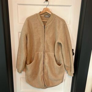 Women’s Sherpa Fleece Jacket.